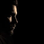 Co oznacza dotyk mężczyzny?